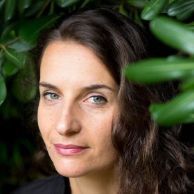 Joana Bértholo en català