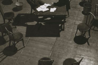 Escriure en castellà i no en català a Catalunya: resposta en forma d'article inèdit, més prosa de combat de Manuel de Pedrolo.