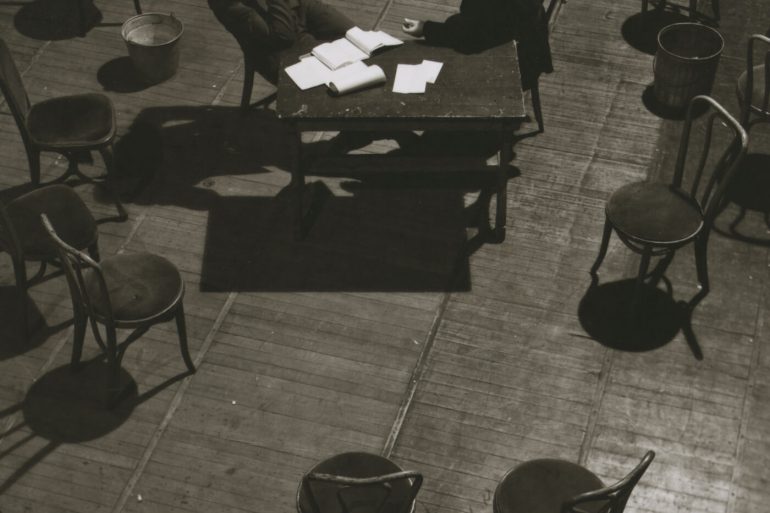 Escriure en castellà i no en català a Catalunya: resposta en forma d'article inèdit, més prosa de combat de Manuel de Pedrolo.